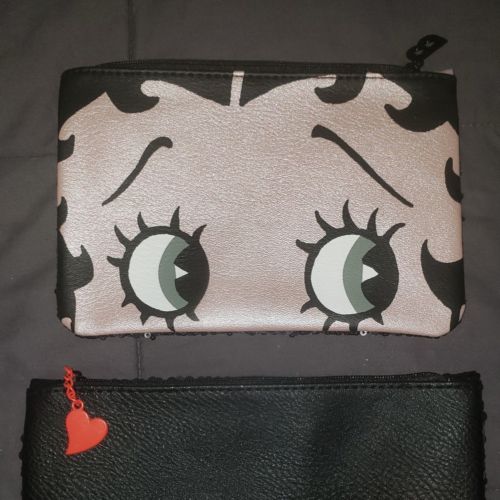 ✨FREE with purchase✨Set of 2 Ipsy makeup bags - Picture 3 of 4